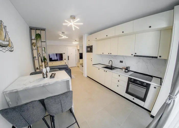 Alezzi Odyssey Pool&spa By Ingrid * Năvodari